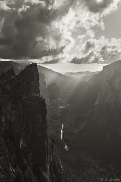 Sunrays on Western Yosemite Valley, from 4-Mile Trail