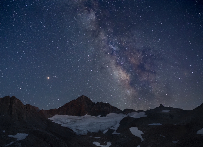 milky-way-and-mars-over-mt-maclure_kirk-keeler